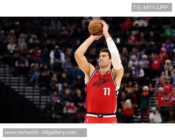 布鲁克洛佩斯：从内线巨兽到全能球员的华丽转身与职业生涯回顾